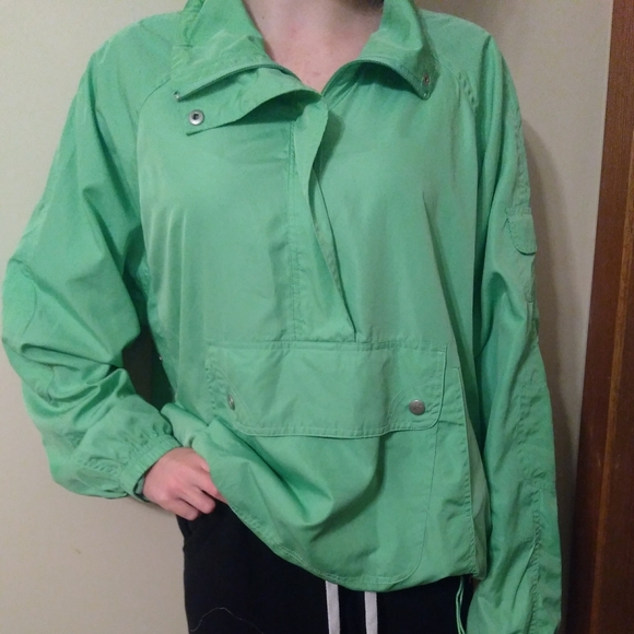 Green windbreaker - Picture 3 of 4